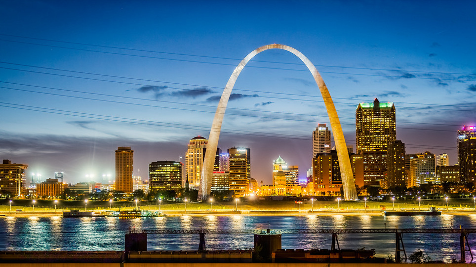 Gateway arch è il monumento ad arco più alto degli Stati Uniti — St. Louis