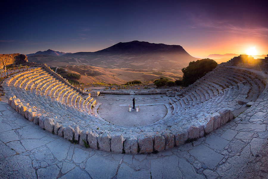 مسرح سيجيستا اليوناني - Strada Provinciale 68 | Secret World Trip Planner
