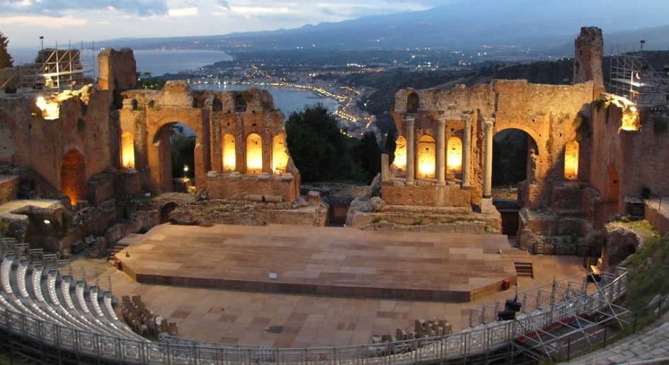 ग्रीक रोमन थिएटर - Taormina | Secret World Trip Planner