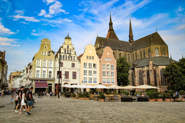 Piazza del Mercato Nuovo - Rostock | Secret World Trip Planner