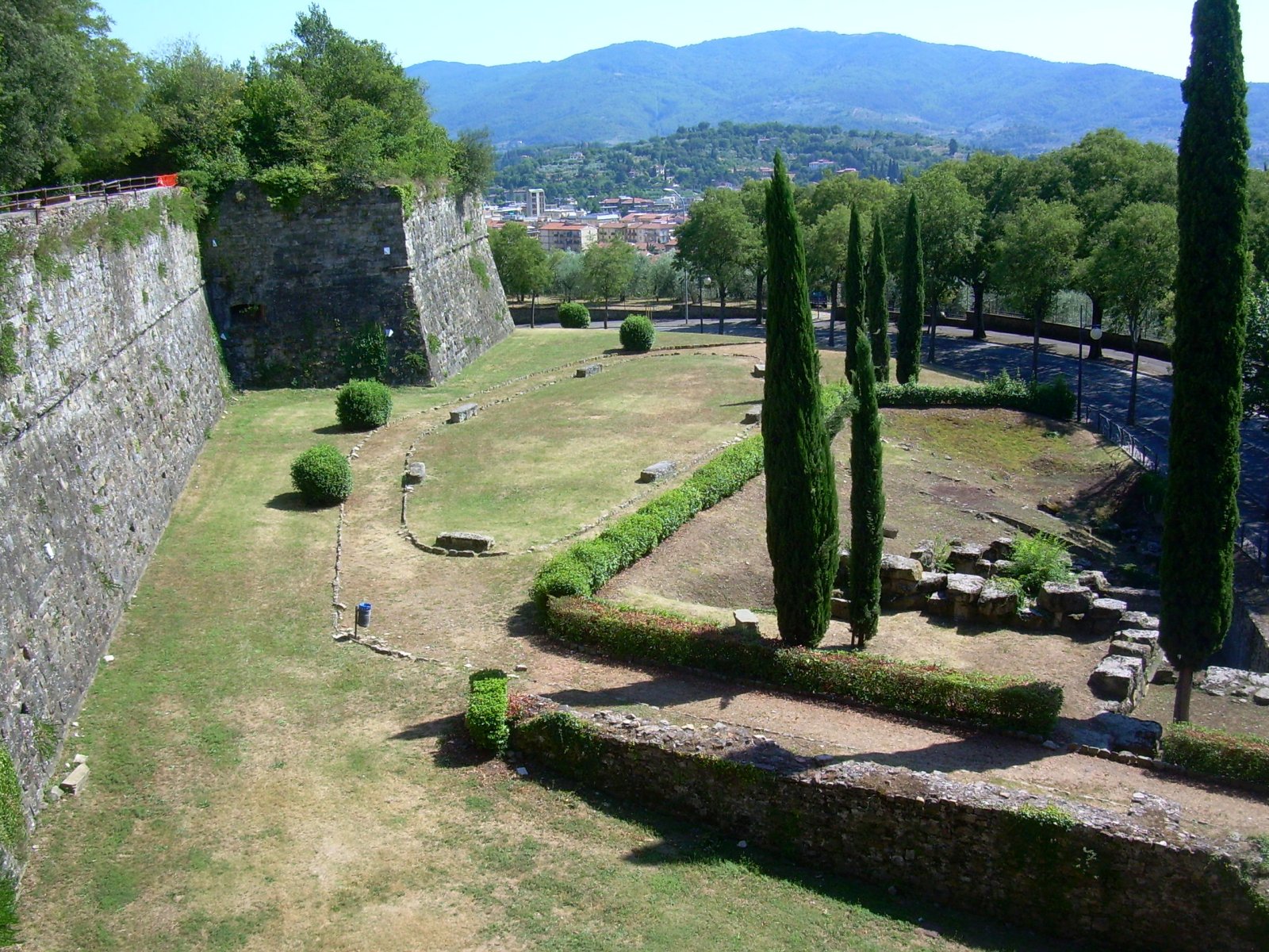 Italyprovince. kgm และ Medici ป้อมปราการ - Arezzo | Secret World Trip Planner