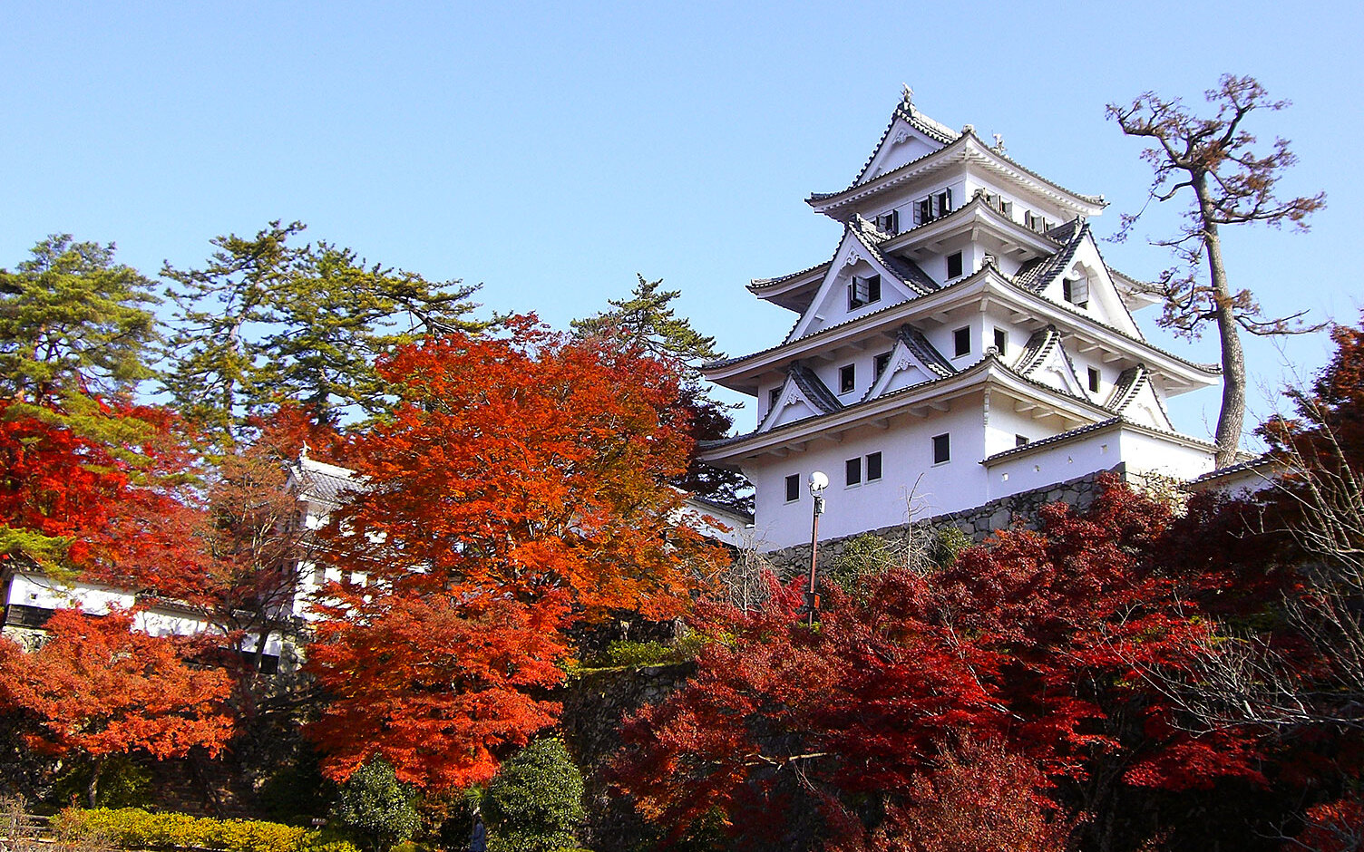 El castillo de Gujo Hachiman - Guj?-shi | Secret World Trip Planner