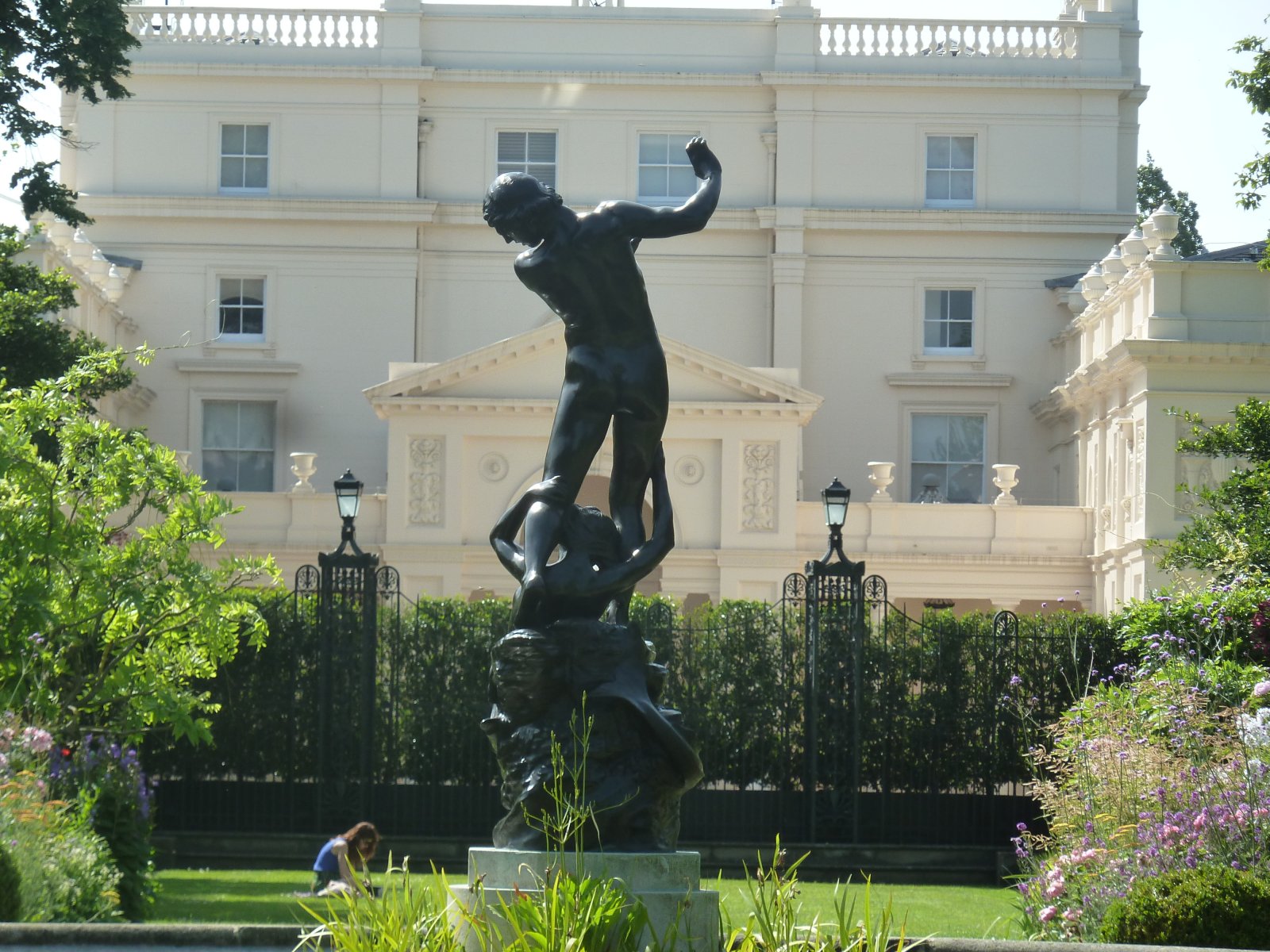 The hidden Garden of St. John's Lodge:Londoner's secret - Inner Cir | Secret World Trip Planner