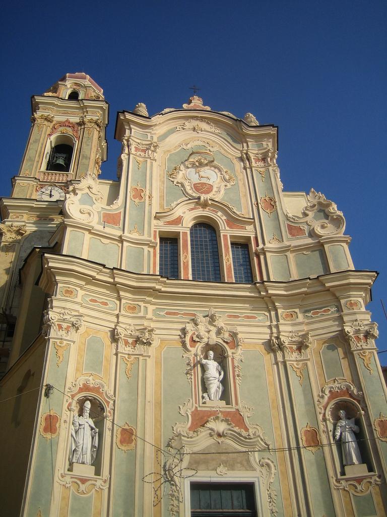 Cervo: Church of San Giovanni Battista - Cervo | Secret World Trip Planner