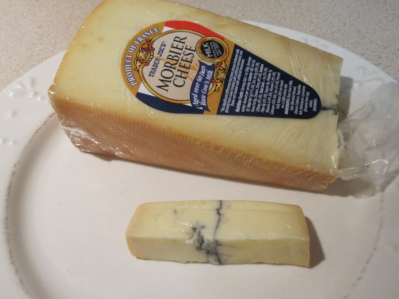 Morbier: a tasting cheese with a white pine ash layer — Tancua