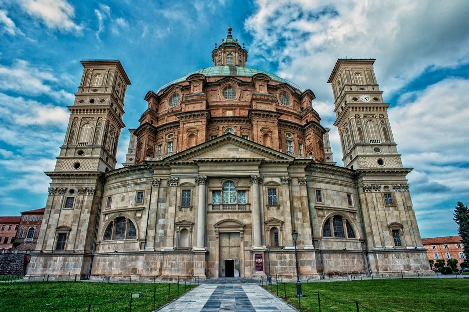 A Maior Basílica de Vicoforte é uma jóia da Itália.  - Vicoforte | Secret World Trip Planner