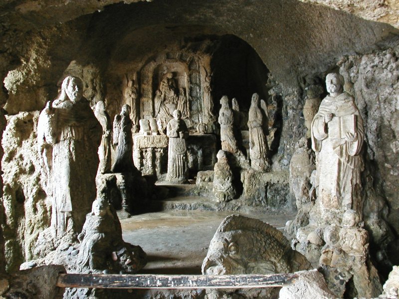 Piedigrotta Kilisesi - Pizzo | Secret World Trip Planner