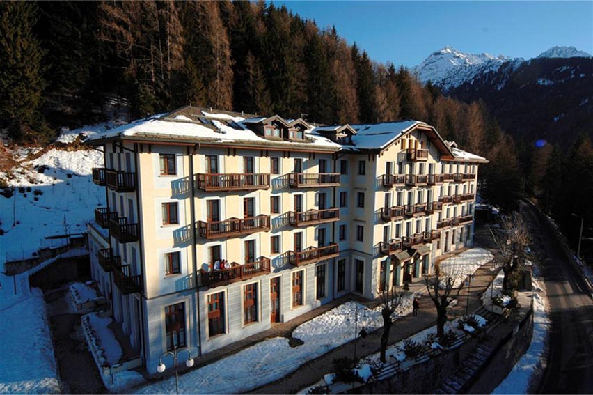 ਲੱਕੜ ਦਾ ਪੁਲ - Ponte di Legno | Secret World Trip Planner