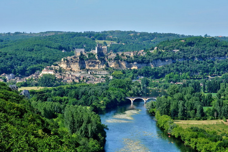 Domme is one of the most beautiful villages of France - Domme | Secret World Trip Planner