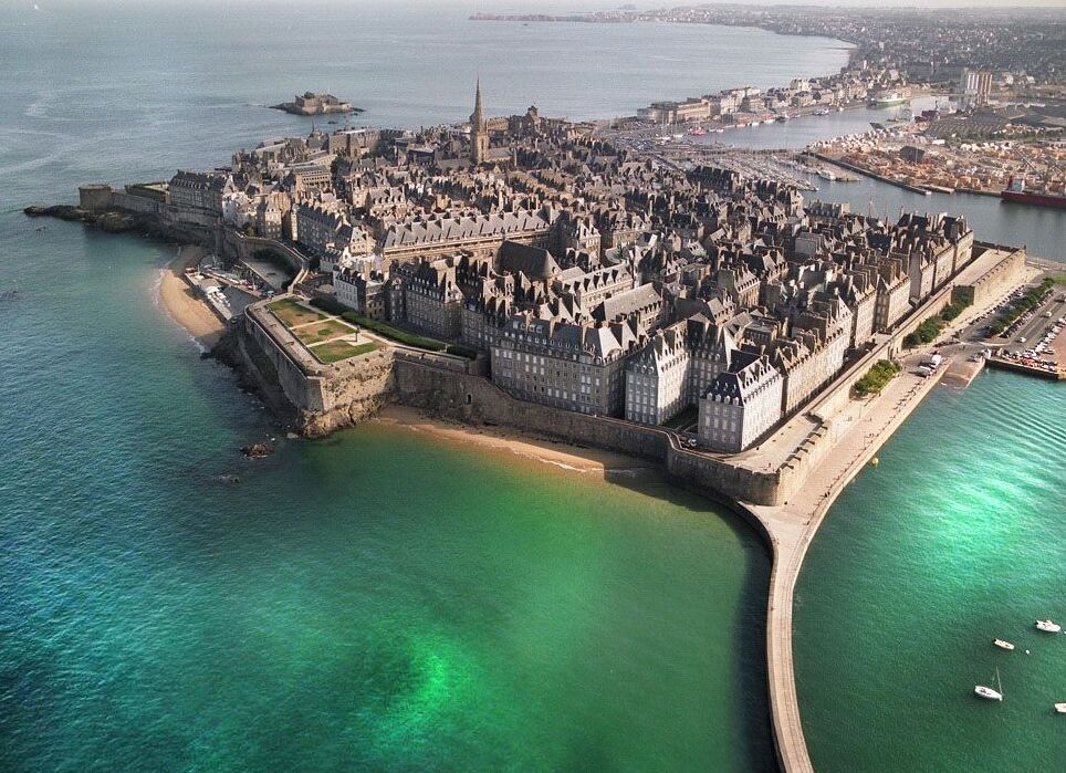Сен-Мало, обнесенный стеной портовый город на берегу Ла-Манша - Saint-Malo | Secret World Trip Planner