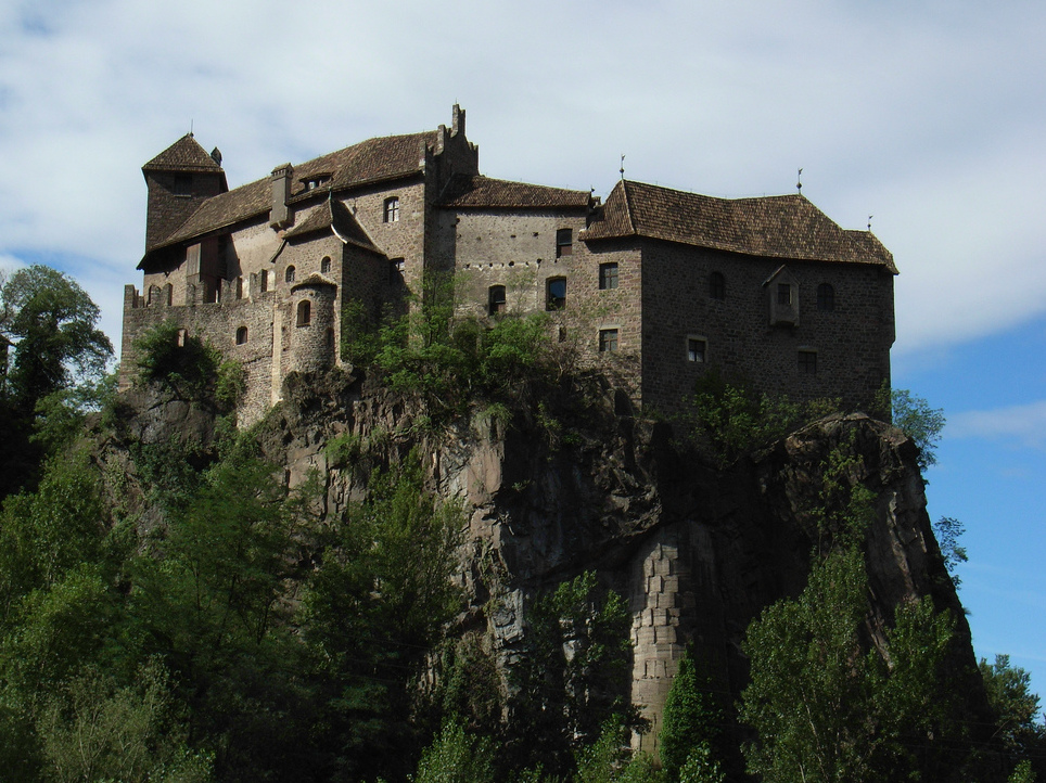 Castel Roncolo ( Runkelstein महल ) - 15 Sill | Secret World Trip Planner