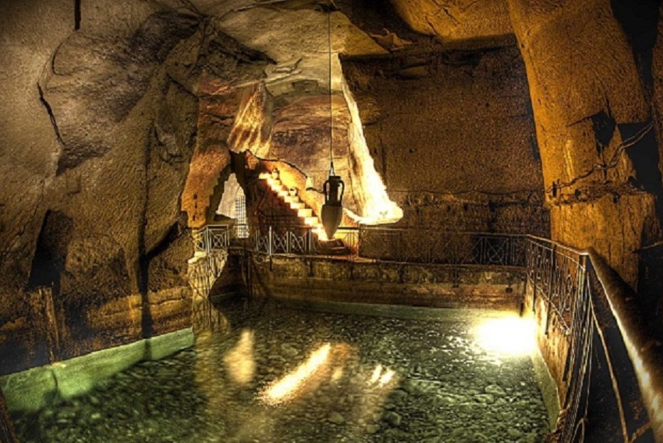 Napoli Sotterranea (Metropolitano De Nápoles)) - Napoli | Secret World Trip Planner