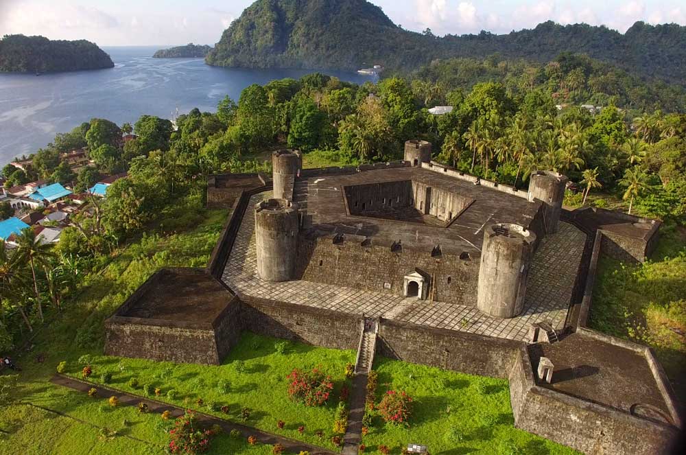 Fuerte Belga - Kabupaten Maluku Tengah | Secret World Trip Planner