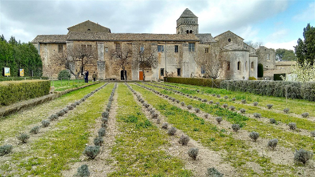 Van Gogh e o Mosteiro de Saint-Paul-de-Mausole - Saint-Rémy-de-Provence | Secret World Trip Planner