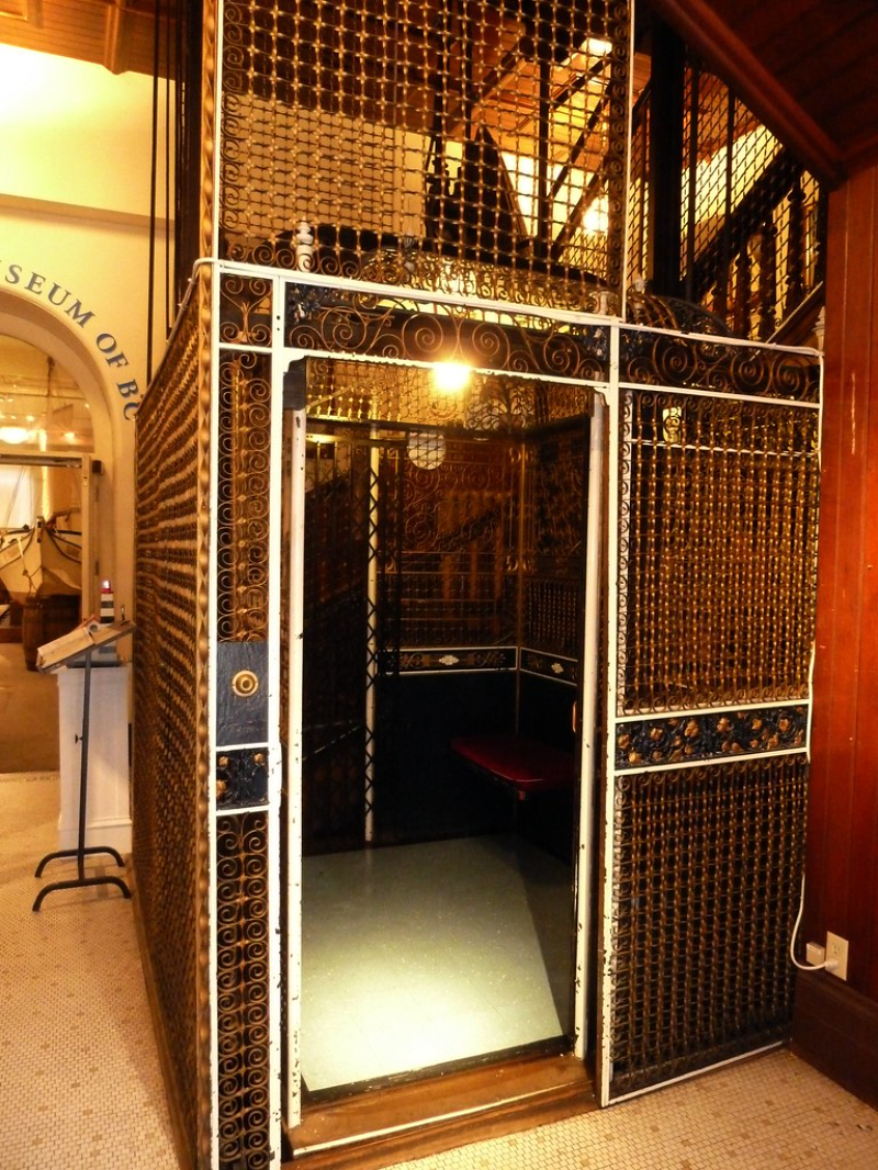 Ascenseur de la cage à oiseaux du Musée maritime — Victoria