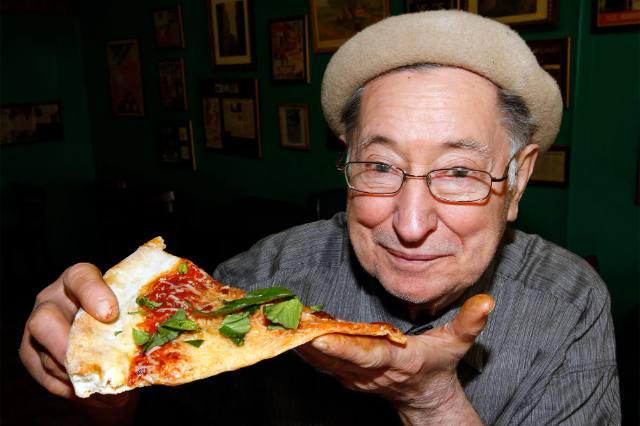 Saborea el trozo: Di Fara, la joya familiar de la pizza neoyorquina - Brooklyn | Secret World Trip Planner