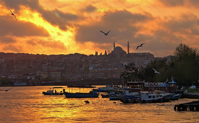 Круиз по Босфору - Reşadiye Cd. İstanbul Deniz Otobüsleri İskelesi No:730 | Secret World Trip Planner
