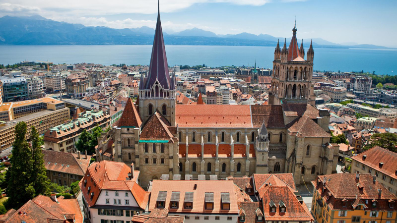 Katedra w Lozannie - praca miesięcy i znaki zodiaku - Lausanne | Secret World Trip Planner