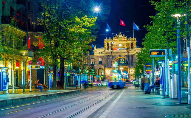 બાહ્નહોફસ્ટ્રાસ - Zürich | Secret World Trip Planner