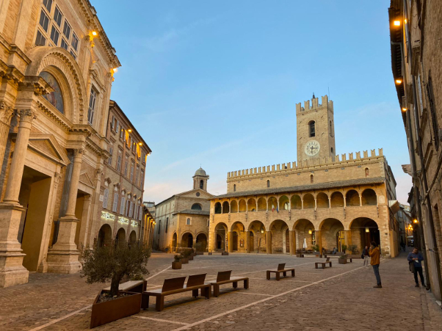 Piazza del Popolo - Offida | Secret World Trip Planner