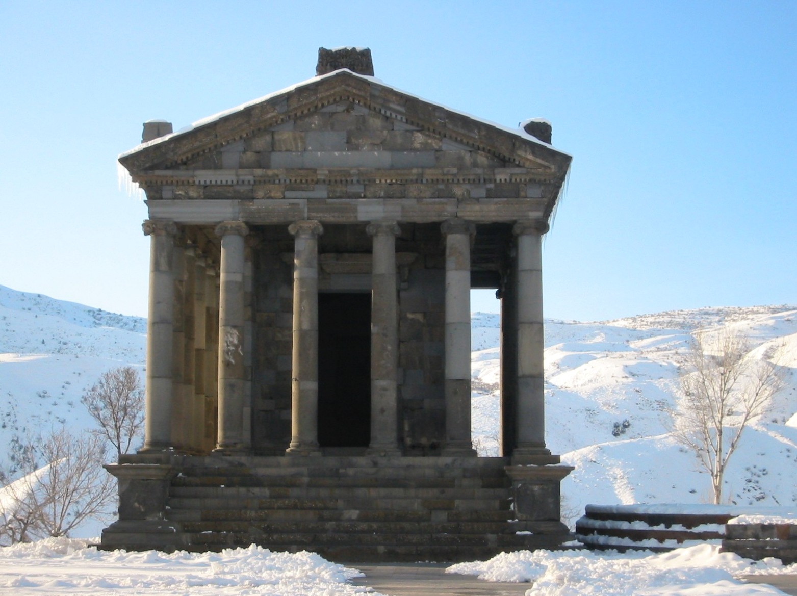 Świątynia Garni - Garni | Secret World Trip Planner