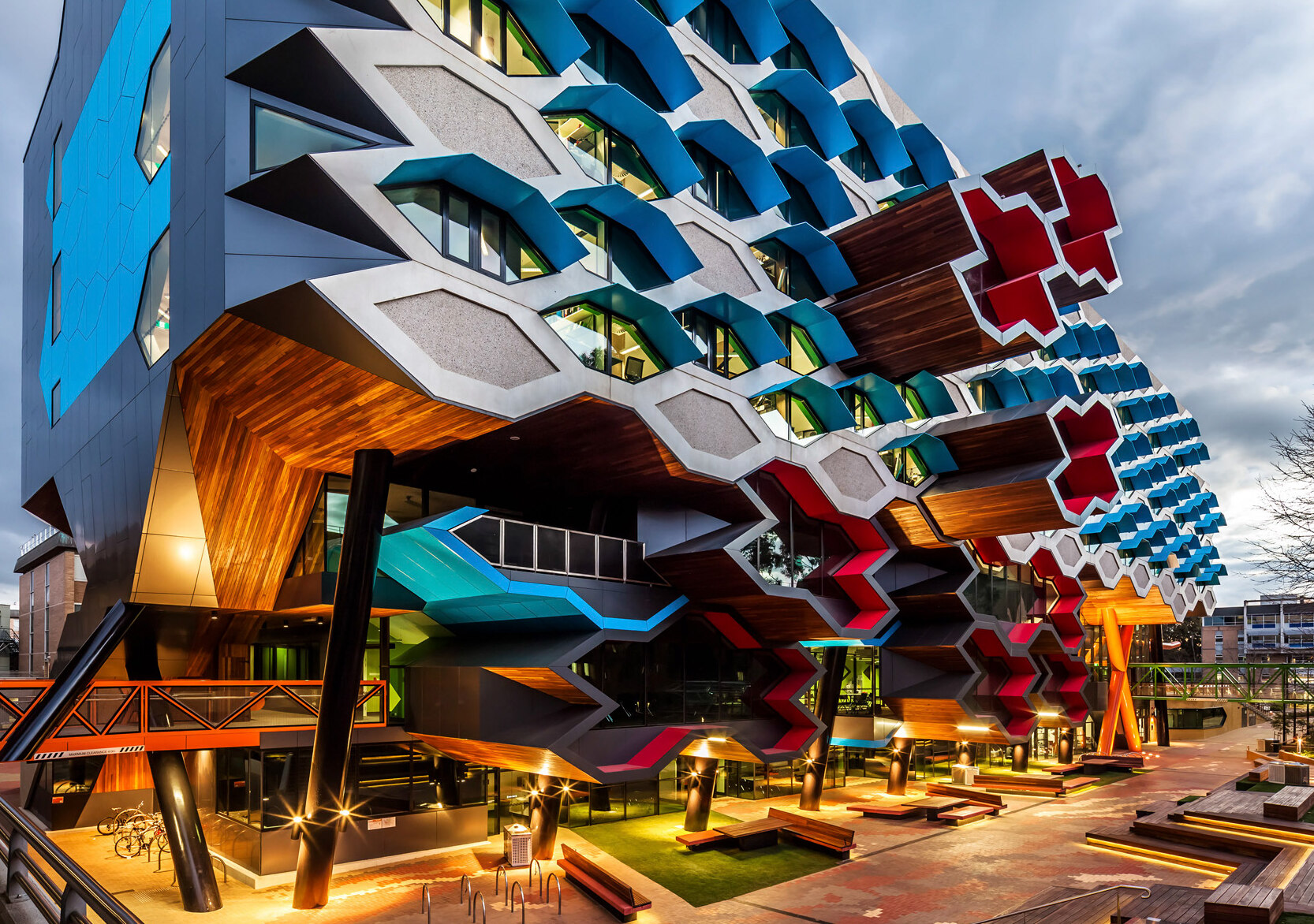 La Trobe Institut Molekul Sains - Bundoora | Secret World Trip Planner