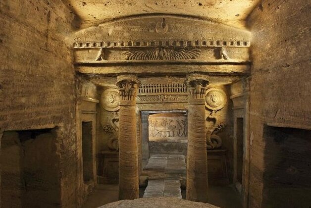 Catacombs of Kom el Shoqafa, Egypt: An Egyptian wonder - Karmouz | Secret World Trip Planner