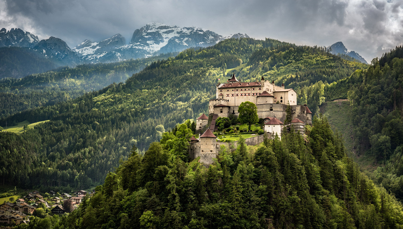Austria | Castillo de Hohenwerfen - Werfen | Secret World Trip Planner