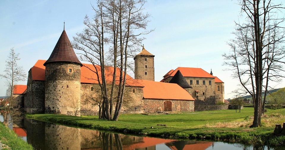 Castell svihov - ?erné jezero | Secret World Trip Planner