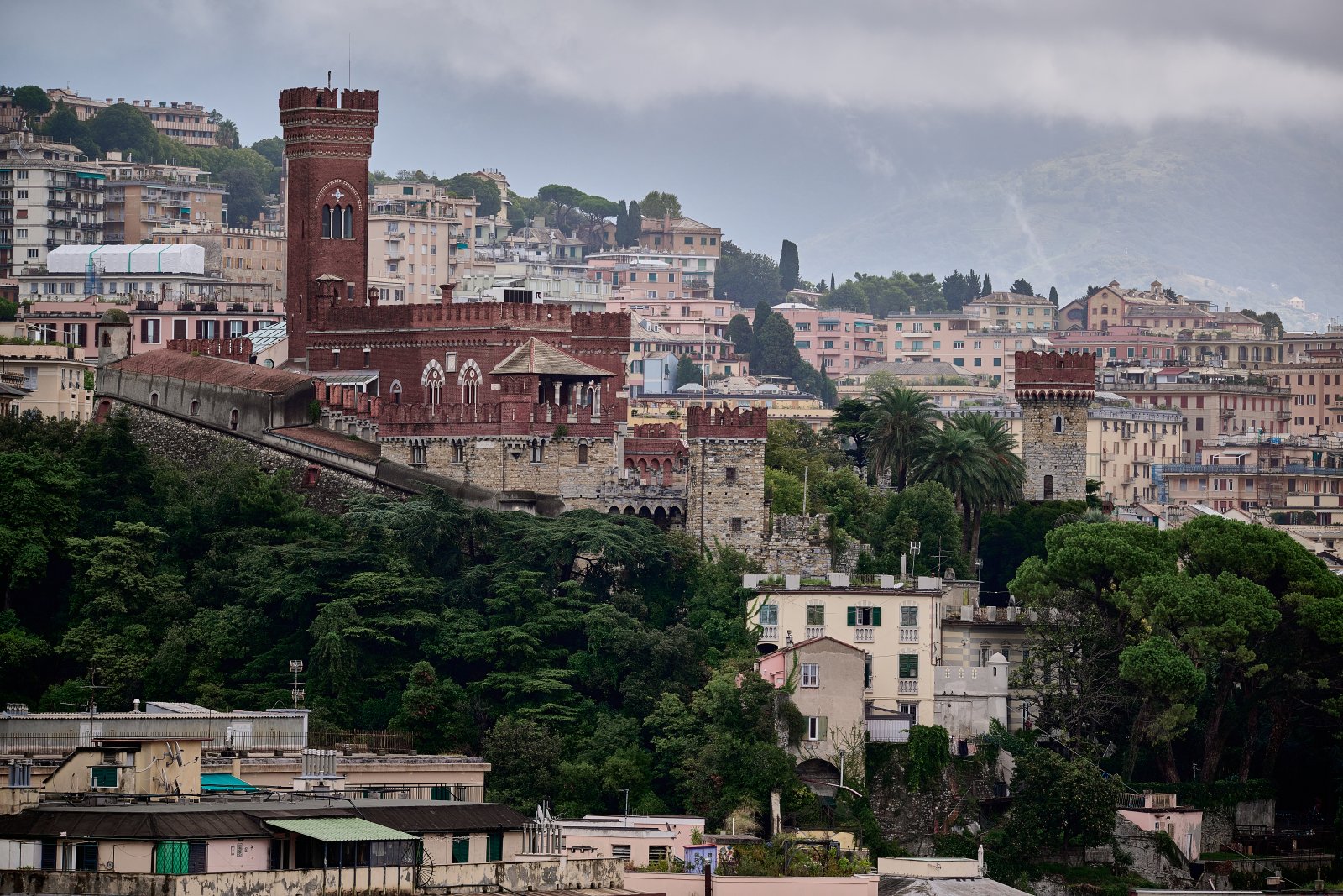 Albertis แคสเซิลพิพิธภัณฑ์ของโลกวัฒนธรรม - Genova | Secret World Trip Planner