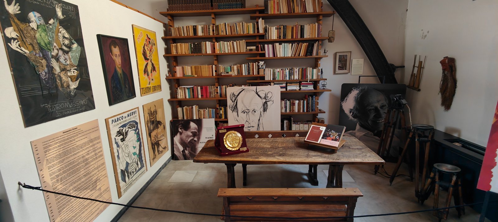 Museum bibliotek af skuespilleren - Genova | Secret World Trip Planner