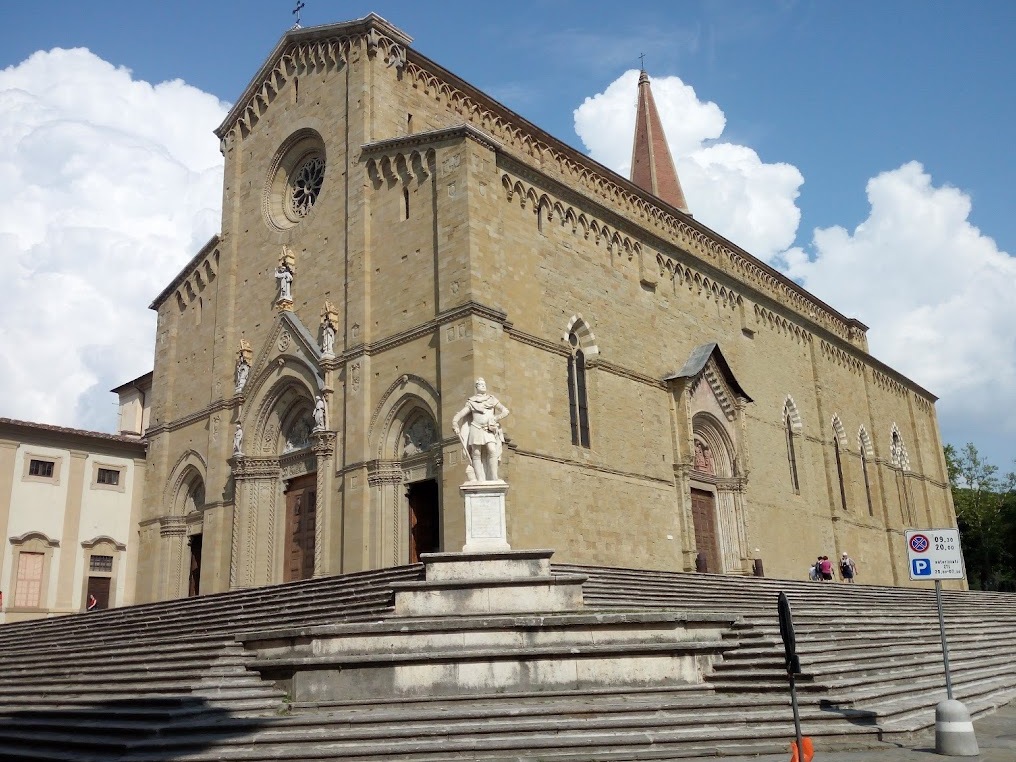 La Catedral de los Santos Pedro y Donato - Arezzo | Secret World Trip Planner