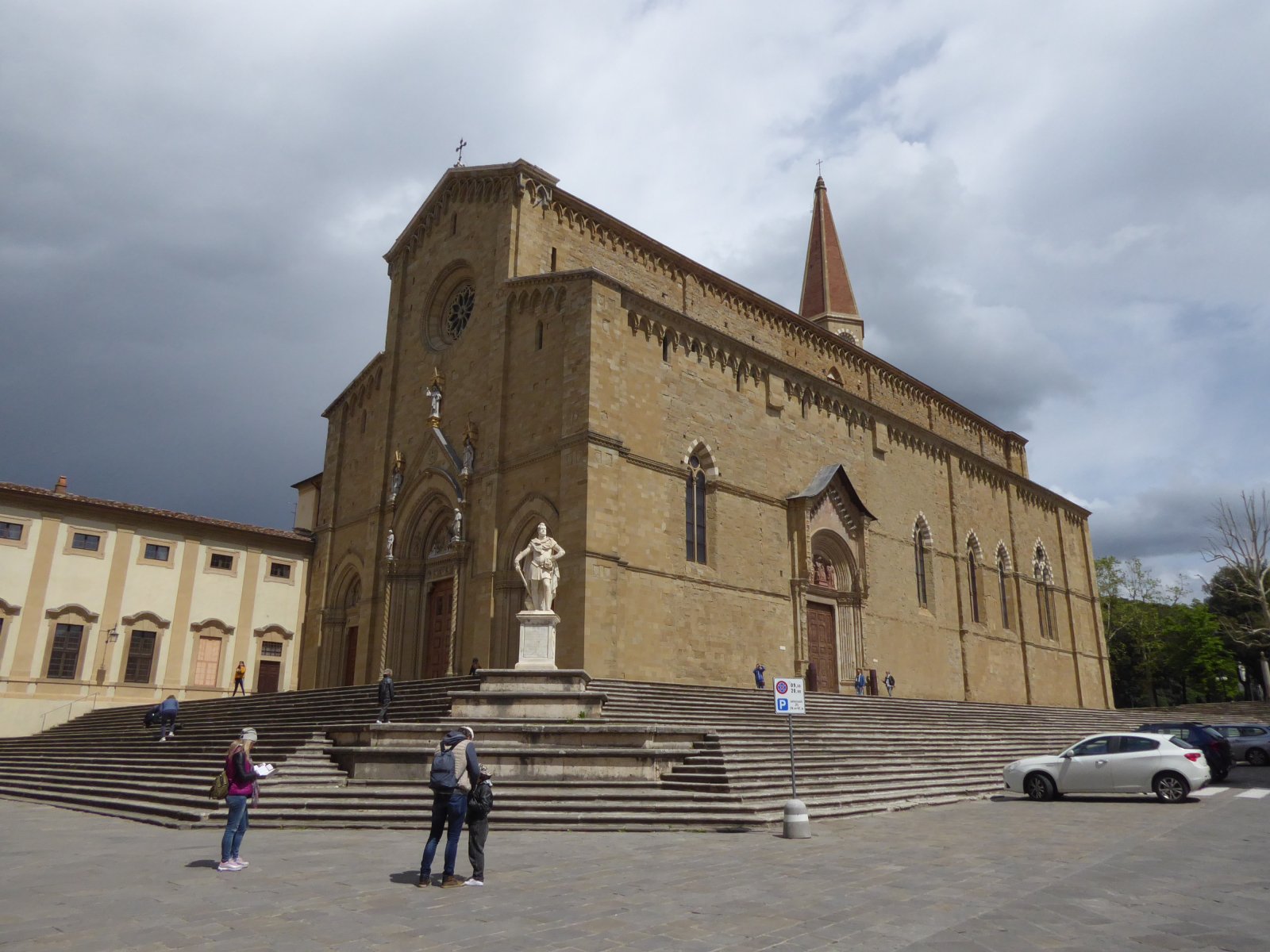 La Catedral de los Santos Pedro y Donato - Arezzo | Secret World Trip Planner