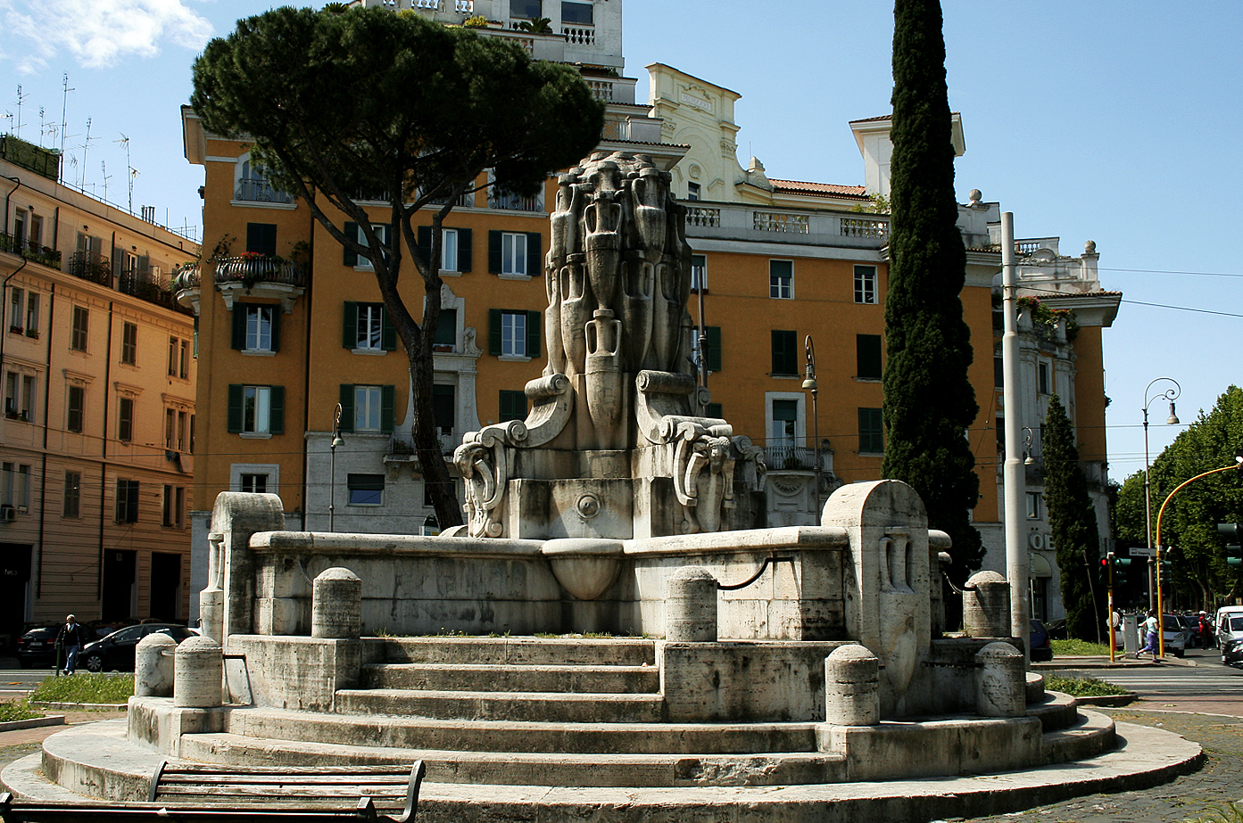 Fontaine de l'Amphore - Roma | Secret World Trip Planner