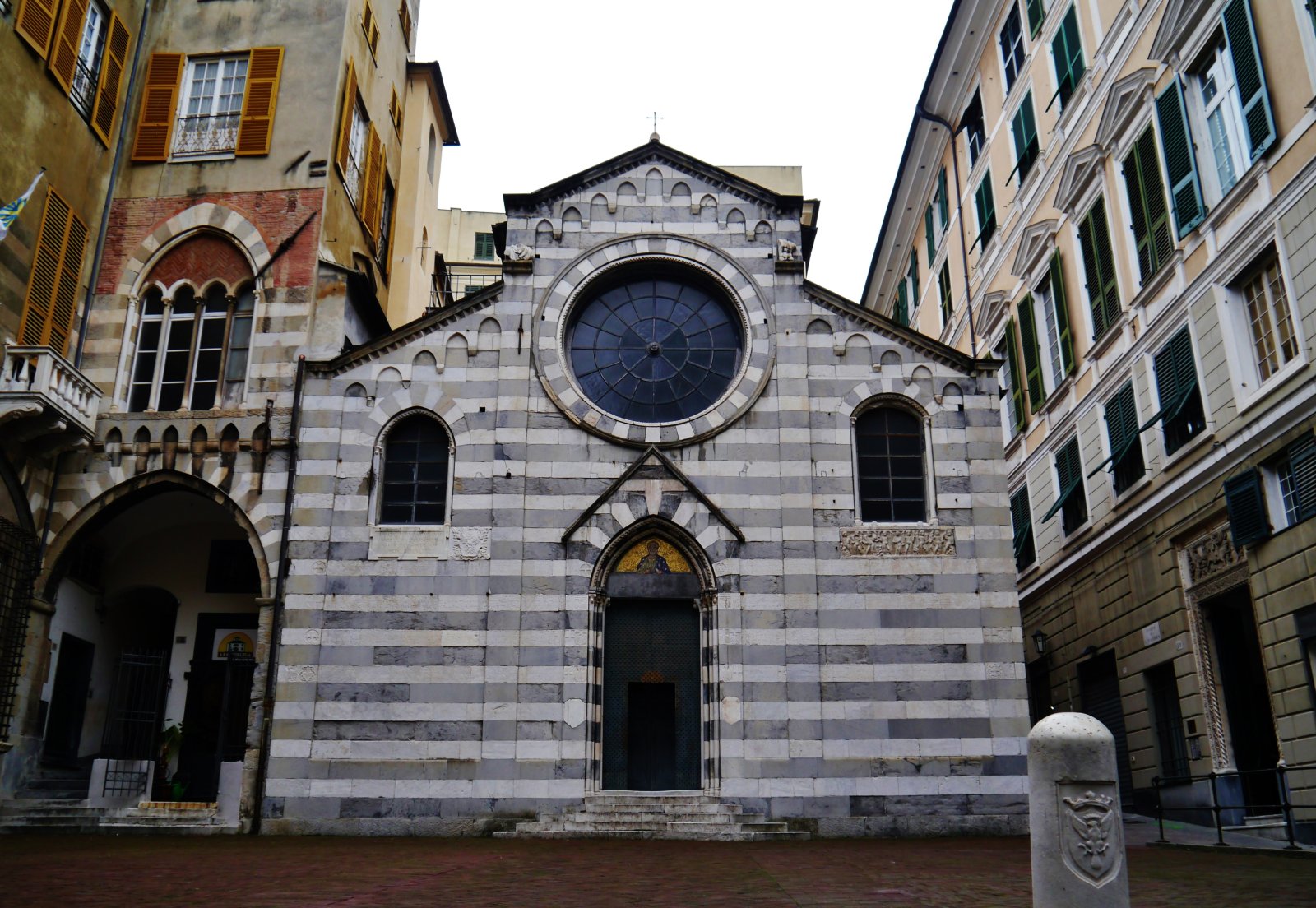 सॅन मॅथ्यू चर्च - Genova | Secret World Trip Planner