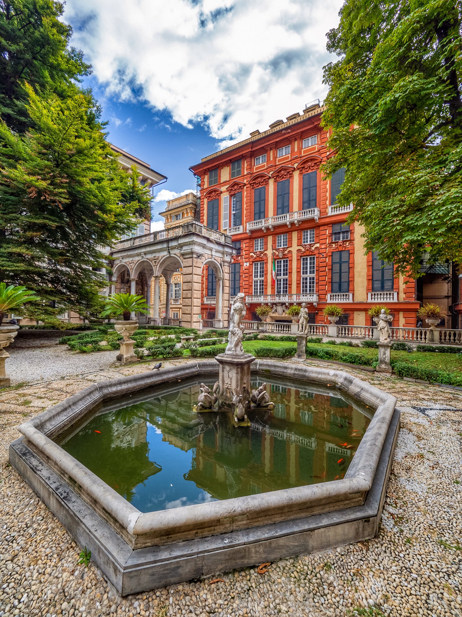 เรดวัง - Genova | Secret World Trip Planner
