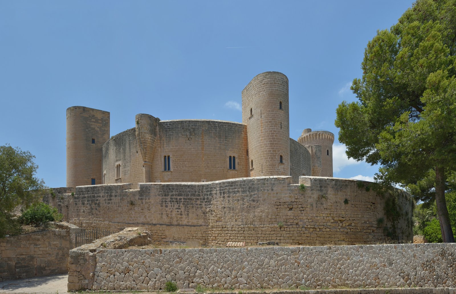 Castillo de Bellver - Palma | Secret World Trip Planner