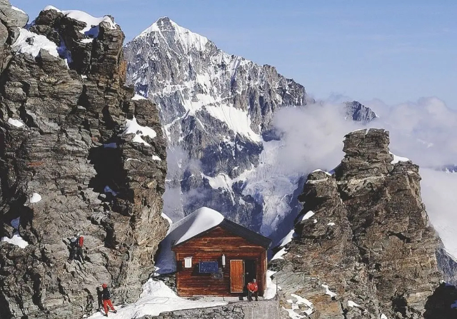 Solvay Bivuak - Zermatt | Secret World Trip Planner