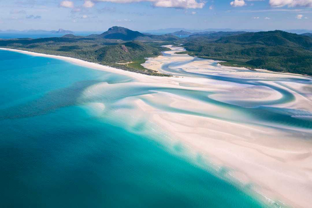 Discover the World Differently with Secret World: Your Ultimate Travel Companion - Parigi | Secret World Trip Planner