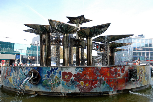 Fuente de la amistad de los pueblos - Berlino | Secret World Trip Planner