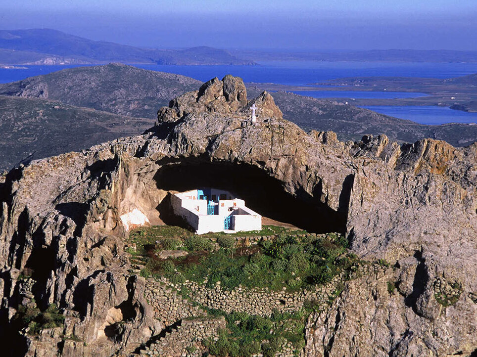 Panagia Kakaviotissa: la bella chiesa senza tetto della Grecia — Myrina