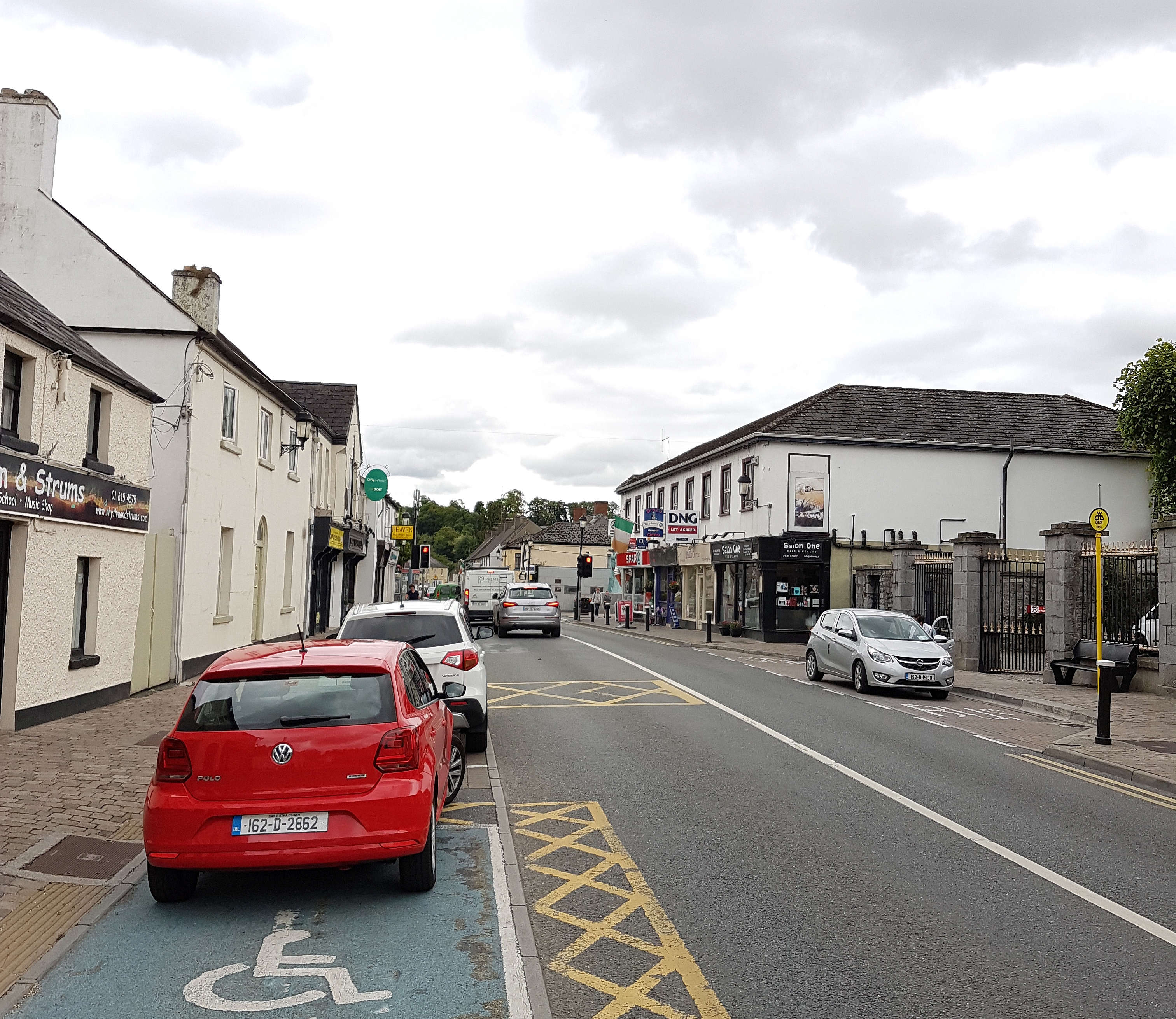 Leixlip (Léim an Bhradáin[3] en irlandés) es una ciudad situada en el noreste del país. - Leixlip | Secret World Trip Planner