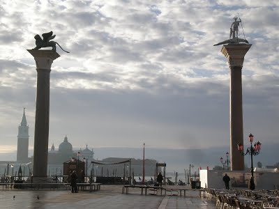 વેનિસ અને ગુમ થયેલ ત્રીજી સ્તંભ - Venezia | Secret World Trip Planner