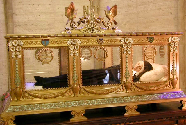 La no del todo incorruptible Santa Bernadette de Lourdes — Nevers