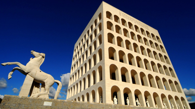 Pallati i Qytetërimit Italian - Roma | Secret World Trip Planner
