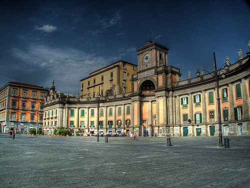 ڈینٹ اسکوائر - Napoli | Secret World Trip Planner
