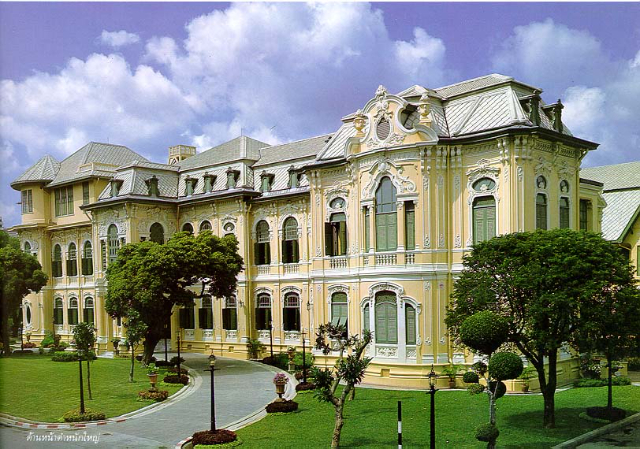 Bang Khun Phrom Palace - Khet Phra Nakhon | Secret World Trip Planner