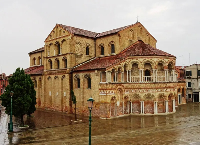 Nhà thờ Thánh Maria và Donato - Venezia | Secret World Trip Planner