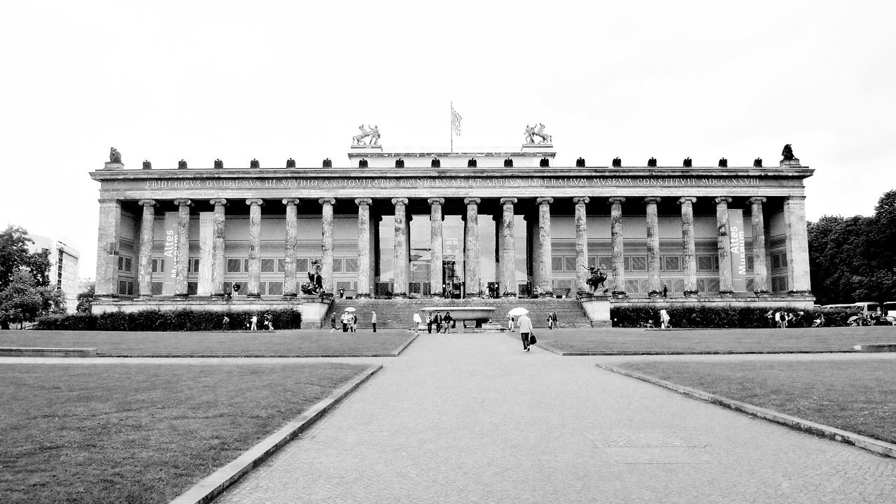 ແຫສໍ້ Schinkel ນ Altes ພິພິທະພັນ - Berlin | Secret World Trip Planner