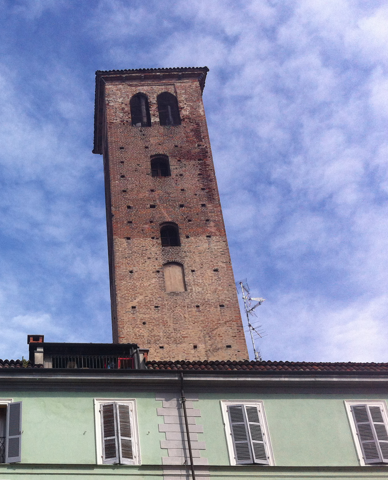 La torre del Broletto - Torre di Città | Secret World Trip Planner